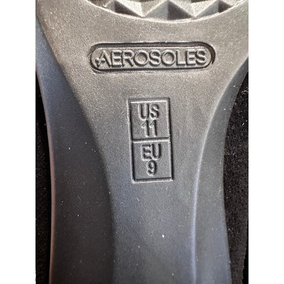 Aerosoles Women's 11 Black Suede Round Toe Flats with Jewel Detail. EUC! - Picture 4 of 7